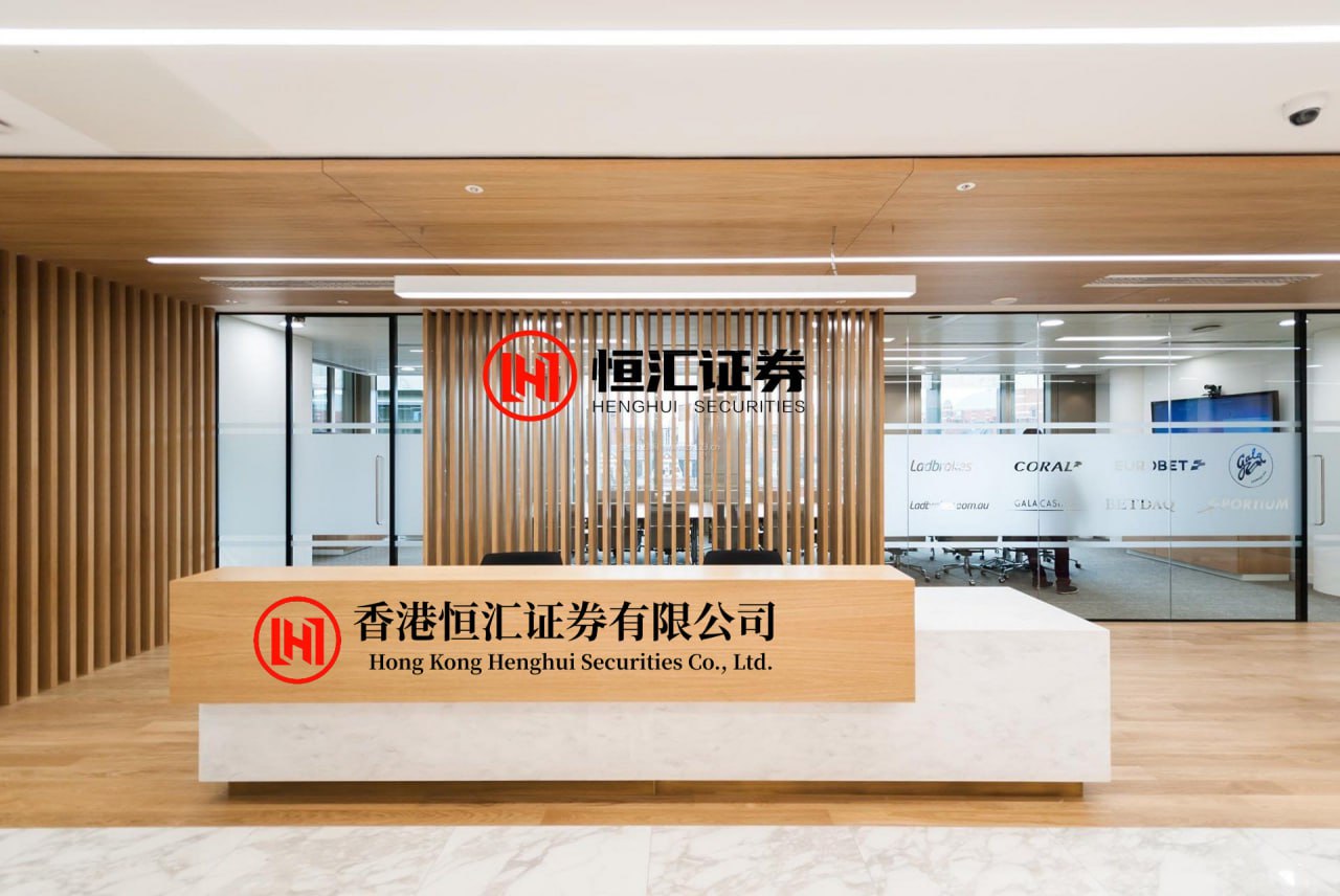 盈富忧配 贴脸华为苹果？小米新机今年彻底不演了